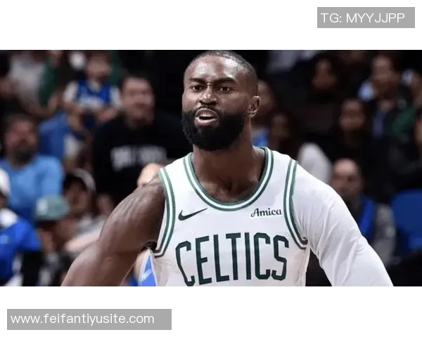 杰伦布朗半场表现低迷仅得7分罚球全中成唯一亮点